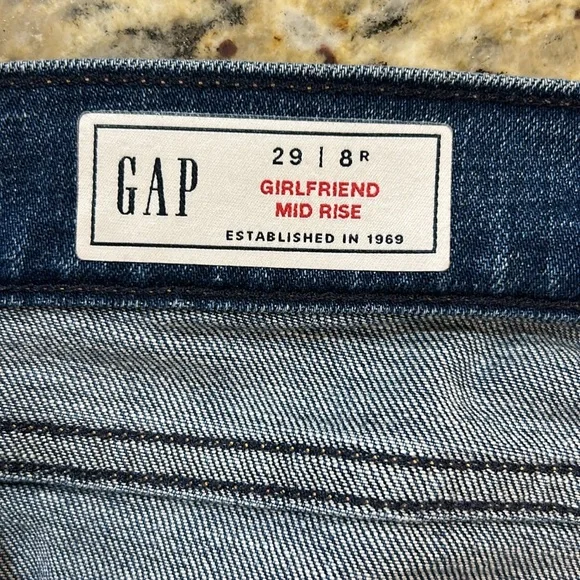 GAP Girlfriend Mid-Rise Medium Wash Denim Jeans Size 29/8R - Picture 9 of 9